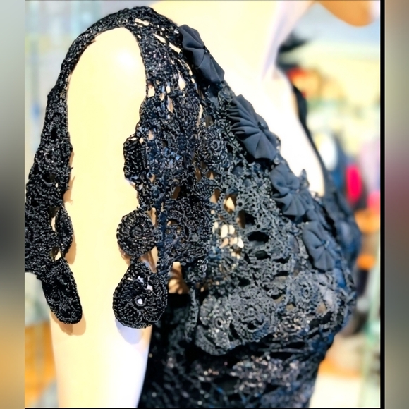 Cartise International Crochet & Beaded Cocktail dress Size: Medium - Picture 7 of 14